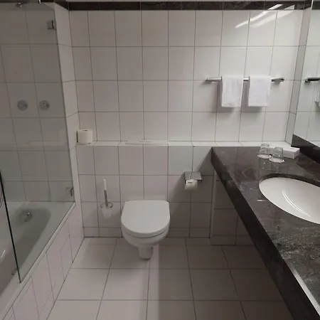 Schweizer Hof Hotel 3*