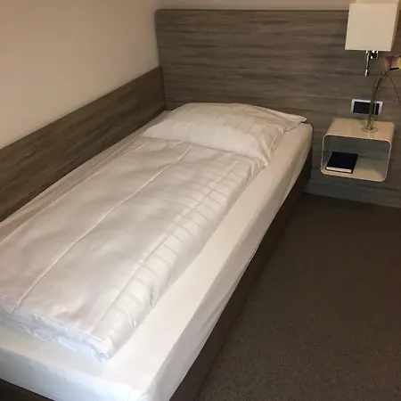 Schweizer Hof 3*