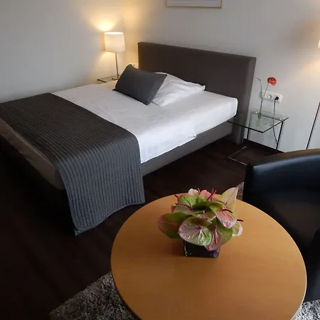 Schweizer Hof Hotel 3*