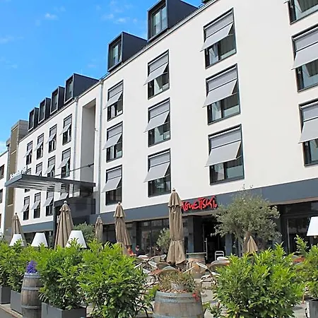 Schweizer Hof Hotel 3*