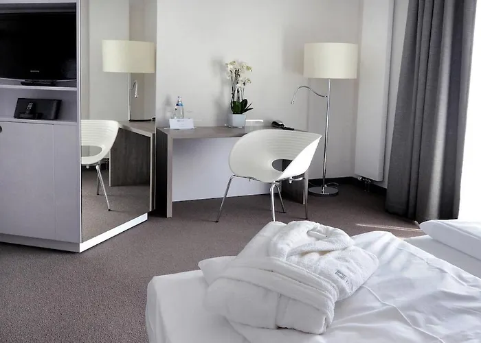 Schweizer Hof Hotel 3*