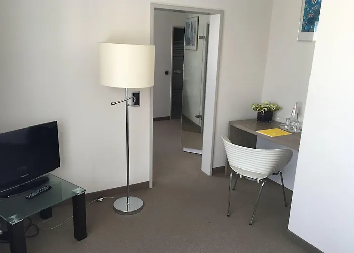 Schweizer Hof Hotel 3*